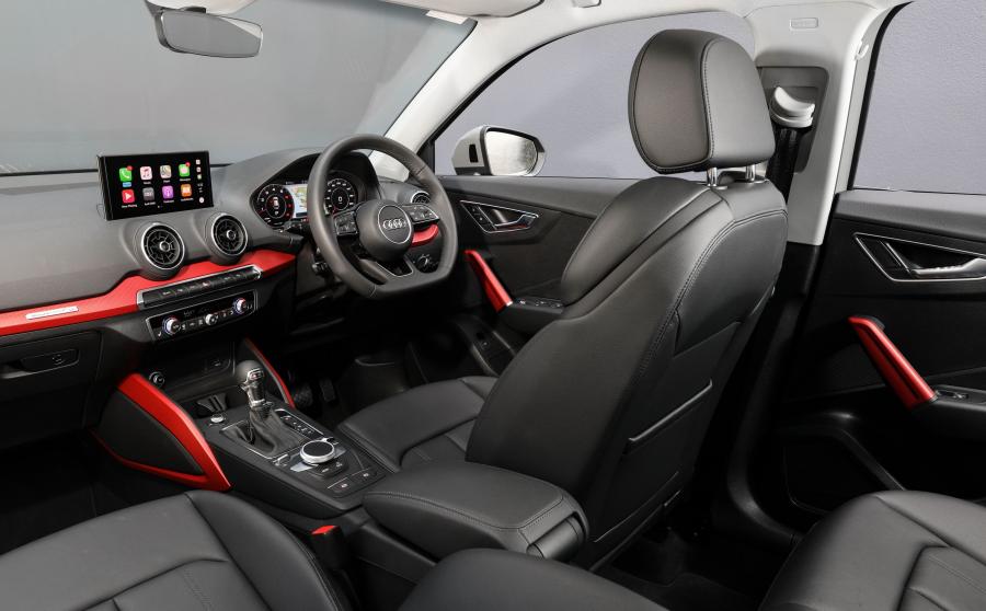 Интерьер Audi Q2 2.0 TFSI Quattro Sport 2017 года  (AU) (фото 24 из 40)
